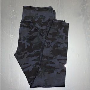Lululemon Fast and Free 25” Grey Camo Size 10 EUC